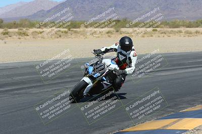 media/Mar-24-2025-Moto Forza (Mon) [[57ce5c5cff]]/3-Beginner Group/Session 3 (Turn 6 Inside)/